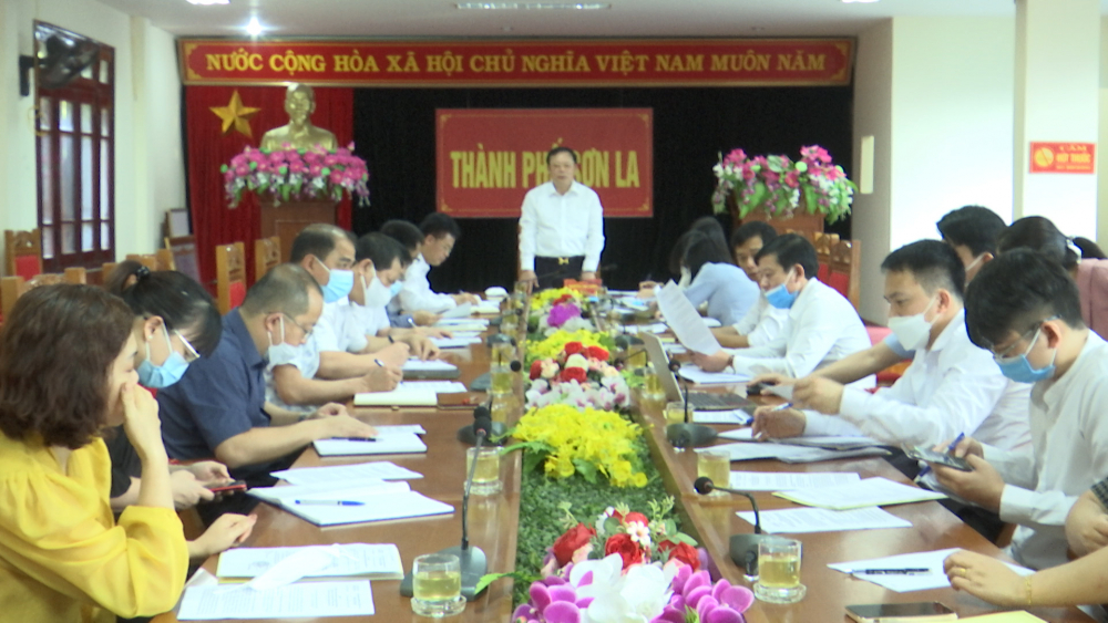 Đoàn giám sát của HĐND tỉnh làm việc với UBND thành phố Sơn La
