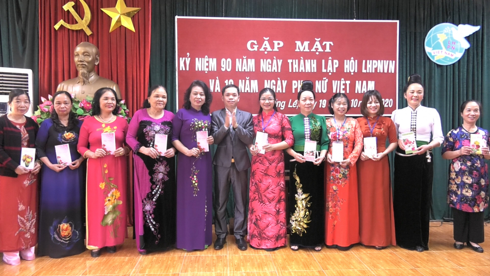 Hội LHPN phường Chiềng Lề gặp mặt nhân kỷ niệm 90 năm thành lập Hội LHPN VN