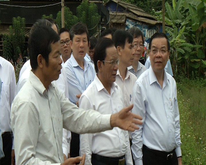 Đồng chí Chu Ngọc Anh, Ủy viên Trung ương đảng, Bộ trưởng bộ khoa học và công nghệ làm trưởng đoàn đã đến thăm và làm việc tại xã Chiềng Xôm