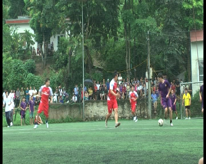 Phường Chiềng Cơi khai mạc giải bóng đá lần thứ nhất năm 2016.