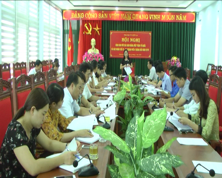 Thành ủy Sơn La giao ban với các ban Đảng, MTTQ và các đoàn thể chính trị - xã hội thành phố 6 tháng đầu năm