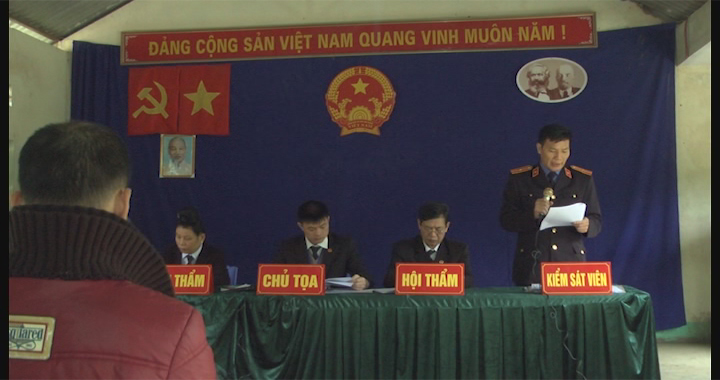 Toà án nhân dân Thành phố xét xử lưu động tại bản Bó Phứa, phường Chiềng An.