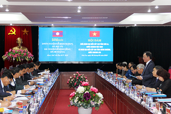 Đoàn đại biểu cấp cao tỉnh Xiêng Khoảng (nước CHDCND Lào) thăm và làm việc tại tỉnh Sơn La