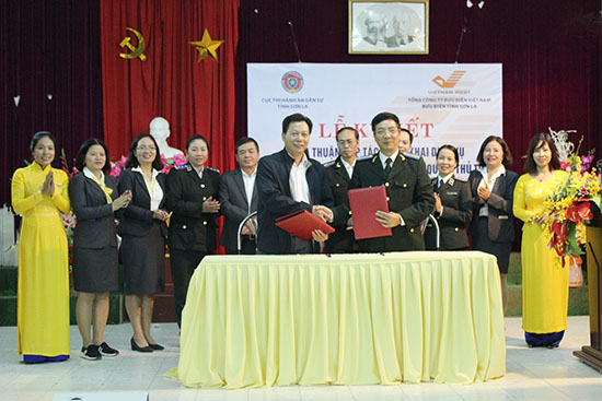 Ký kết thỏa thuận hợp tác giữa Bưu điện tỉnh và Cục Thi hành án dân sự tỉnh