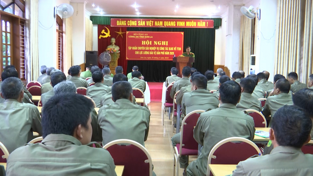 Công an tỉnh tập huấn nghiệp vụ công tác quản lý hành chính về trật xã hội cho lực lượng bảo vệ dân phố trên địa bàn thành phố Sơn La.