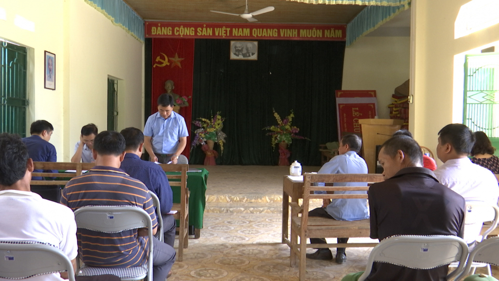 Thường trực UBND Thành phố đối thoại với 10 hộ dân bản Dửn, xã Chiềng Ngần