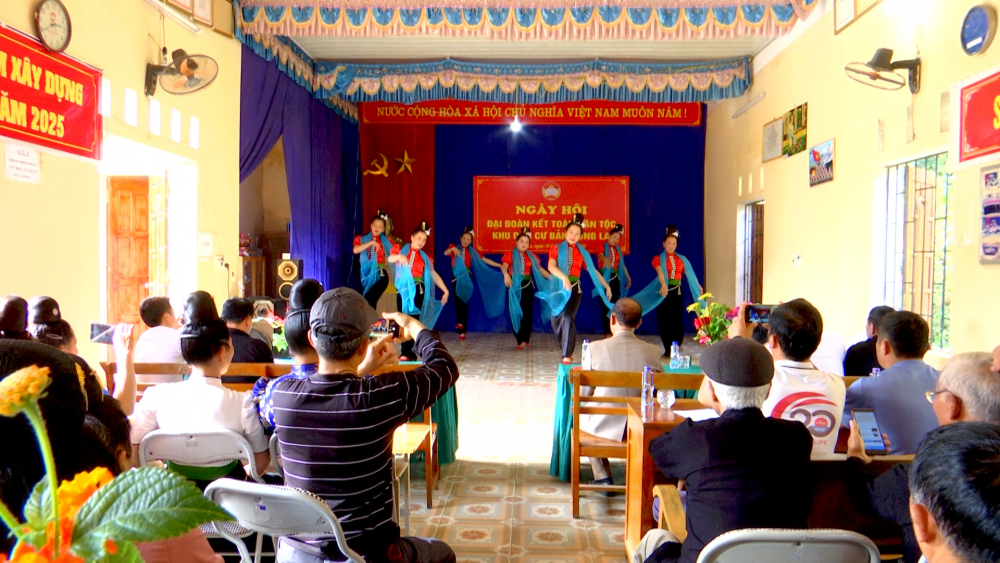 Ngày hội Đại đoàn kết toàn dân tộc bản Nong La, xã Chiềng Ngần
