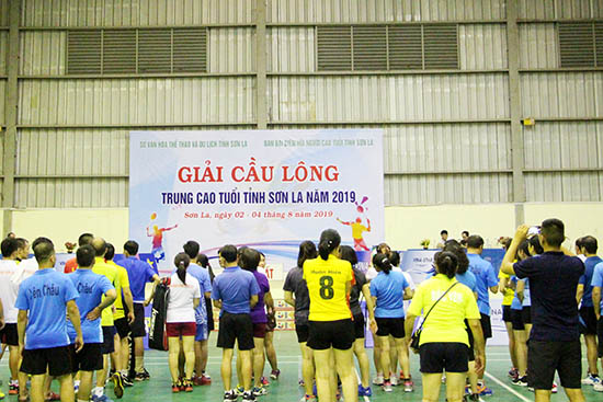 Giải cầu lông trung, cao tuổi tỉnh Sơn La năm 2019
