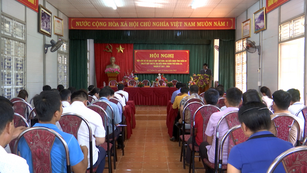 Đại biểu HĐND Tỉnh và Đại biểu HĐND Thành phố tiếp xúc cử tri xã Chiềng Cọ