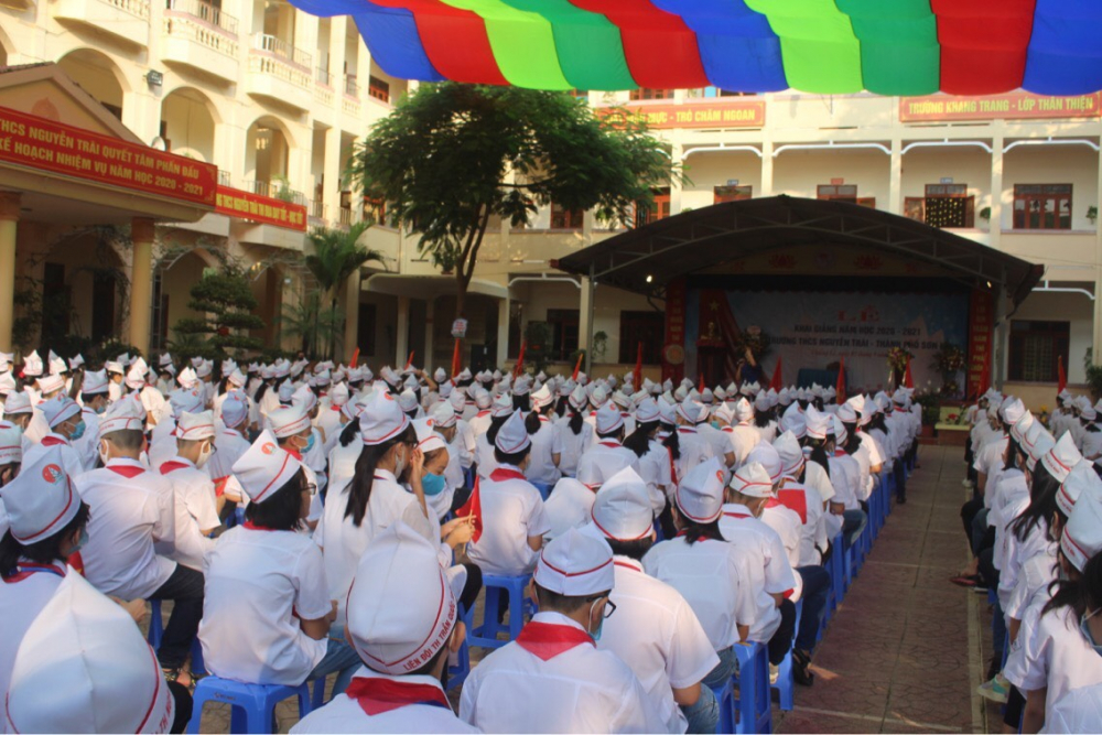 Trường THCS Nguyễn Trãi khai giảng năm học mới