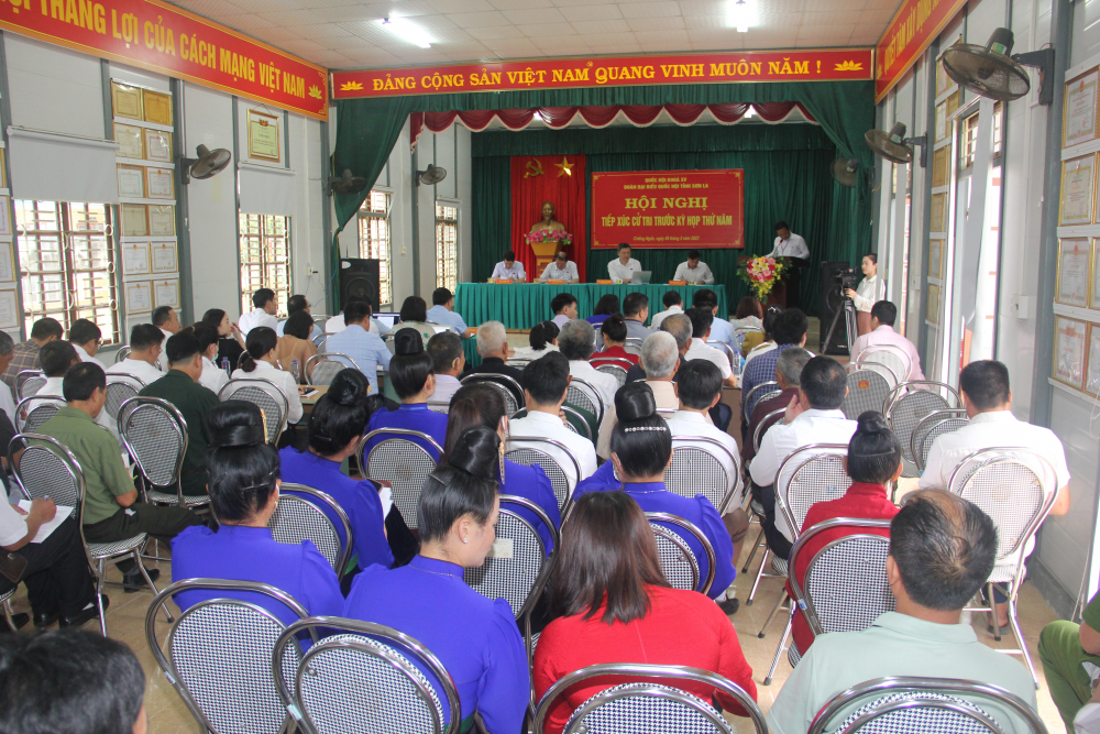 Đoàn đại biểu Quốc hội tỉnh tiếp xúc cử tri tại xã Chiềng Ngần, Thành phố