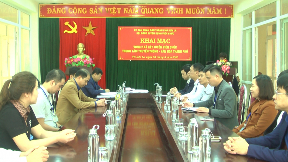  Khai mạc vòng 2 kỳ xét tuyển viên chức Trung tâm TT-VH thành phố Sơn La