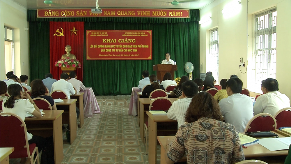 Tập huấn công tác tư vấn tâm lý học sinh trong trường phổ thông thành phố Sơn La năm học 2019-2020