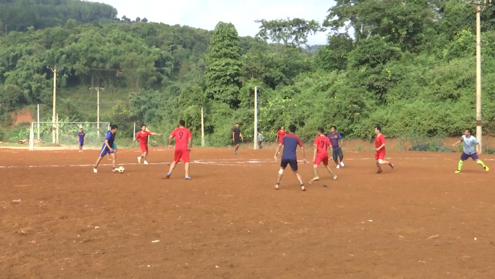 Xã Hua La giao lưu bóng đá chào mừng 11 năm thành lập thành phố Sơn La
