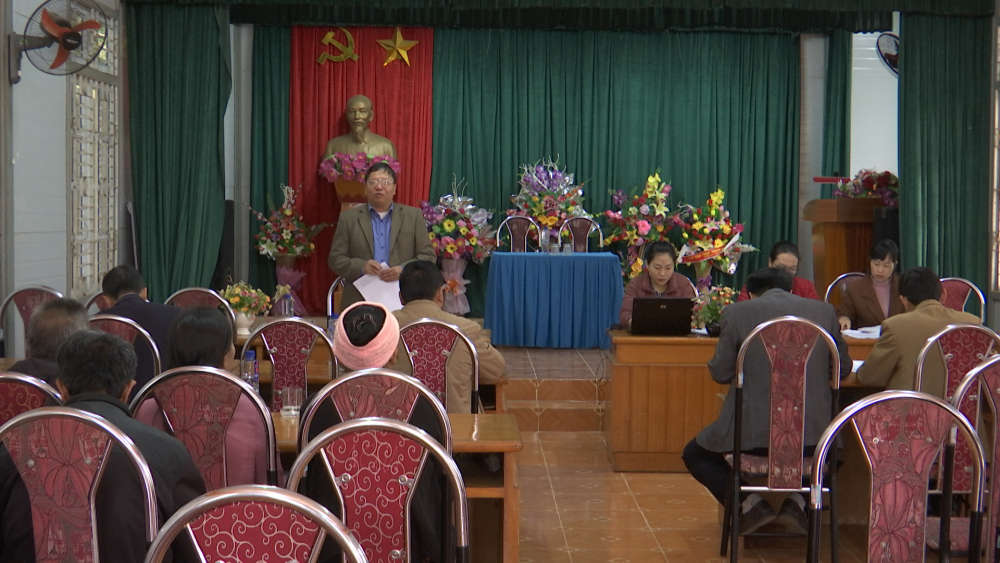 Ban Quản lý dự án di dân TĐC thủy điện Sơn La đối thoại với nhân dân bản Chiềng Yên xã Chiềng Cọ thành phố