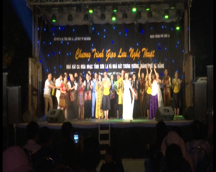 Chương trình giao lưu nghệ thuật giữa Nhà hát ca múa nhạc tỉnh Sơn La với Nhà hát Trưng Vương Thành phố Đà Nẵng