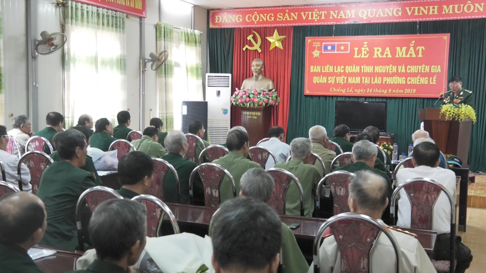 Ra mắt Ban liên lạc quân tình nguyện và chuyên gia quân sự Việt Nam tại Lào phường Chiềng Lề