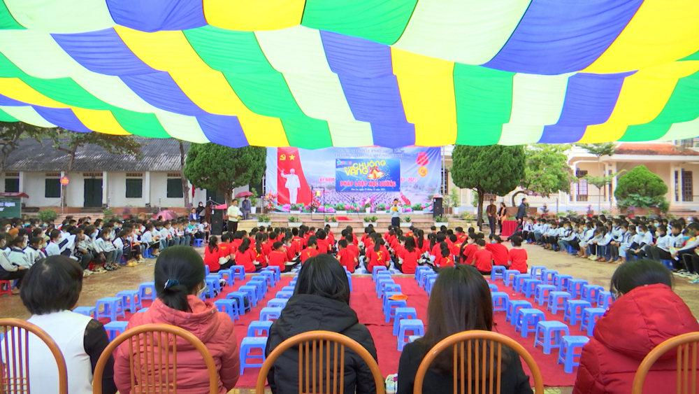 100 học sinh tham gia Chương trình Rung chuông vàng