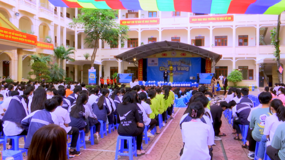 Trường THCS Nguyễn Trãi phối hợp Trung tâm Anh ngữ Ocean Edu Sơn tổ chức Ngoại khoá Rung chuông vàng