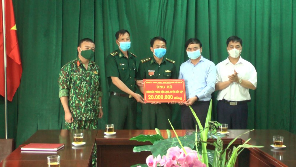 Đoàn công tác Thành ủy-HĐND-UBND-MTTQ Việt Nam thành phố thăm, động viên các đơn vị làm công tác phòng, chống Covid-19 ở các huyện