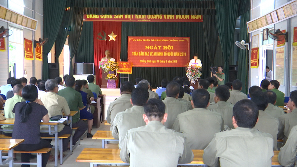 Ngày 19/8, Phường Chiềng Sinh đã tổ chức gặp mặt kỷ niệm 14 năm Ngày hội toàn dân bảo vệ an ninh Tổ quốc (19/8/2005 – 19/8/2019). 