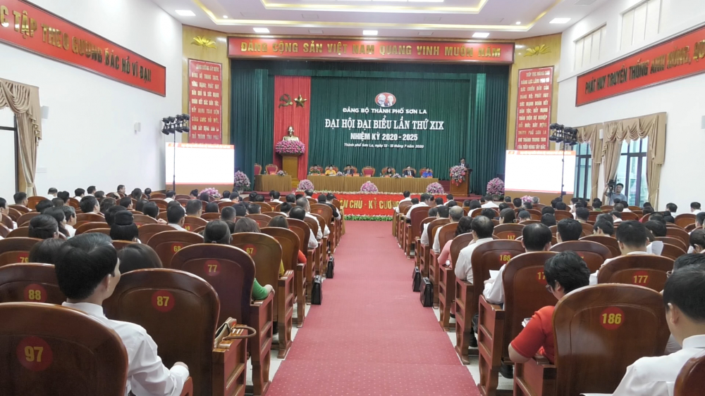 Thành phố Sơn La tiếp tục giữ vững và phát huy vị trí là trung tâm chính trị, kinh tế, văn hóa xã hội của tỉnh