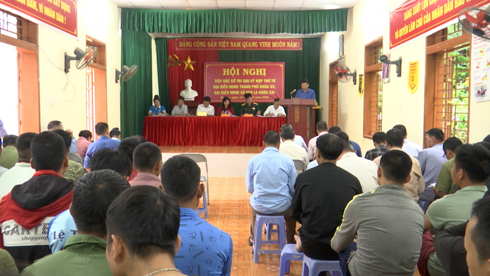 Tổ đại biểu số 2 HĐND Thành phố tiếp xúc cử tri xã Hua La sau Kỳ họp thứ tư