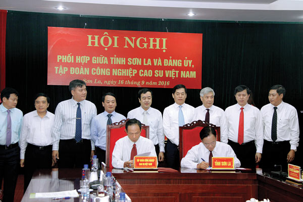 Hội nghị phối hợp giữa tỉnh Sơn La và Đảng ủy Tập đoàn công nghiệp cao su Việt Nam
