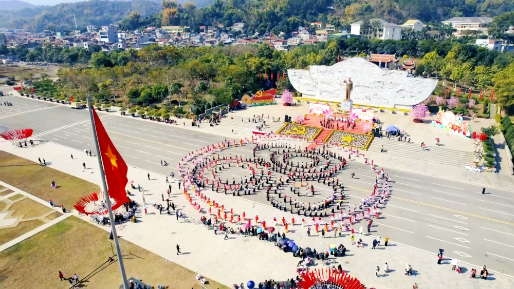 Sắc màu văn hoá truyền thống tại “Hội xuân dâng Bác” năm 2025