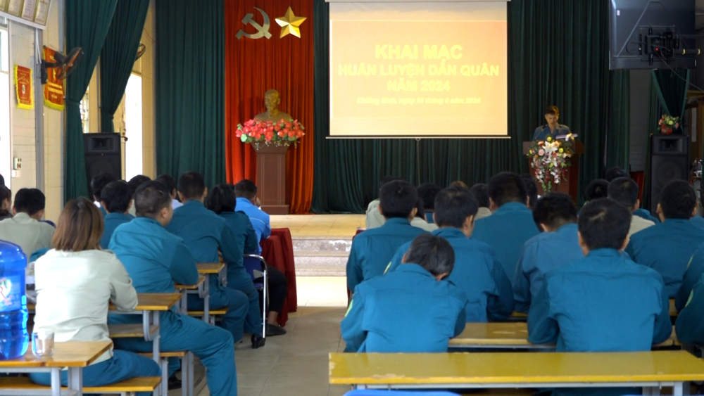 Phường Chiềng Sinh khai mạc huấn luyện dân quân năm 2025