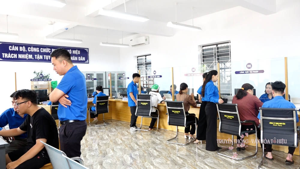Trung tâm Hành chính công phường Tô Hiệu tiếp nhận, giải quyết 335 hồ sơ thủ tục hành chính được tiếp nhận trong 14 ngay đầu tháng 7;Trong 14 ngày đầu tháng 7, công tác tiếp nhận và giải quyết thủ tục hành chính tại Trung tâm Phục vụ Hành chính công phường Tô Hiệu tiếp tục có nhiều chuyển biến tích cực, với số lượng hồ sơ được xử lý đúng hạn đạt tỷ lệ 100%.