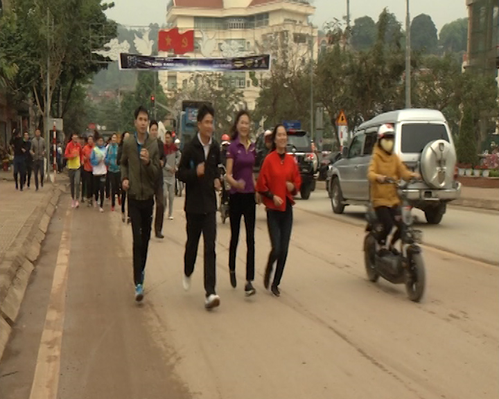 Thành phố tổ chức Lễ phát động hưởng ứng “ Ngày chạy Olympic” vì sức khỏe toàn dân năm 2018