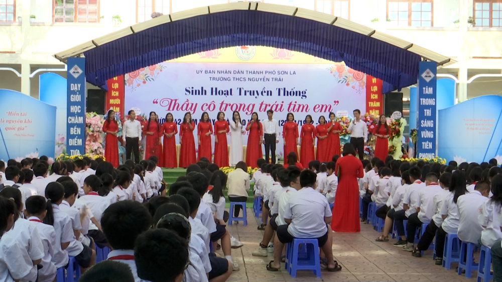 Trường THCS Nguyễn Trãi sinh hoạt truyền thống Ngày 20/11