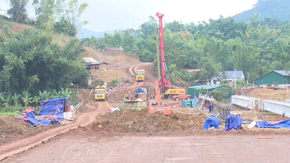 Đẩy nhanh tiến độ thi công tuyến tránh thành phố Sơn La