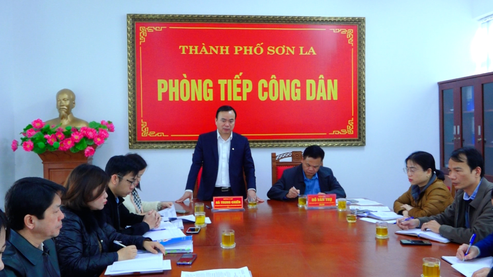 Đồng chí Bí thư Thành ủy tiếp công dân định kỳ tháng 12/2024