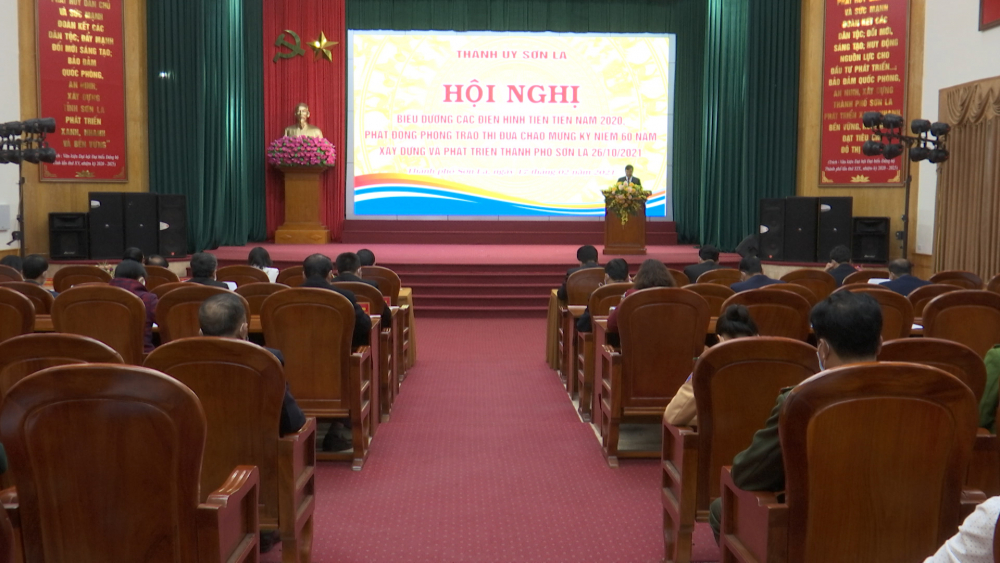 Thành ủy Sơn La Biểu dương các điển hình tiên tiến năm 2020 và phát động phong trào thi đua chào mừng Kỷ niệm 60 năm xây dựng và phát triển thành phố Sơn La (26/10/1961-26/10/2021)