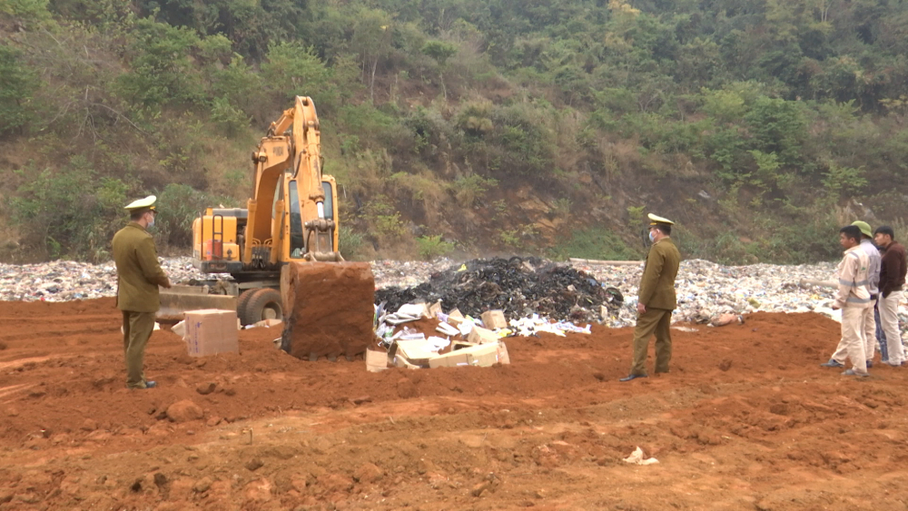 Đội Quản lý thị trường số 1, Cục Quản lý thị trường tỉnh Sơn La tiêu hủy hàng hóa nhập lậu